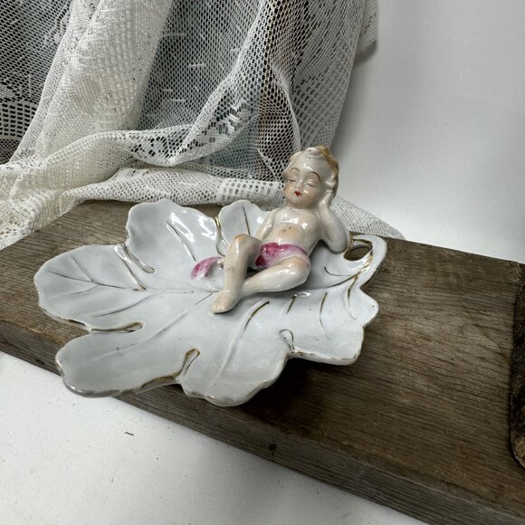 Vintage Trinket/Candy Dish Sleeping Cherub Gold Trim - Picture 5 of 5
